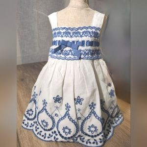 Savannah baby sleeveless embroidered white and blue dress Size 0-3 months